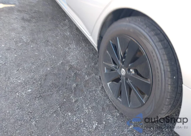 1N4BL4DV4NN308656: 41951070