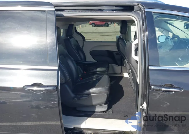 2C4RC1L73MR586072: 41952028