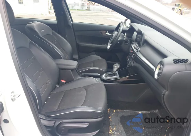 3KPF34AD0ME393974: 41953374