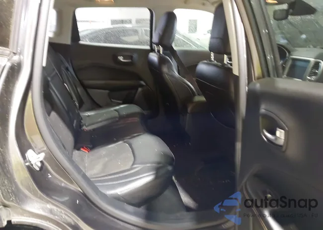 3C4NJDBB9JT116391: 41953729