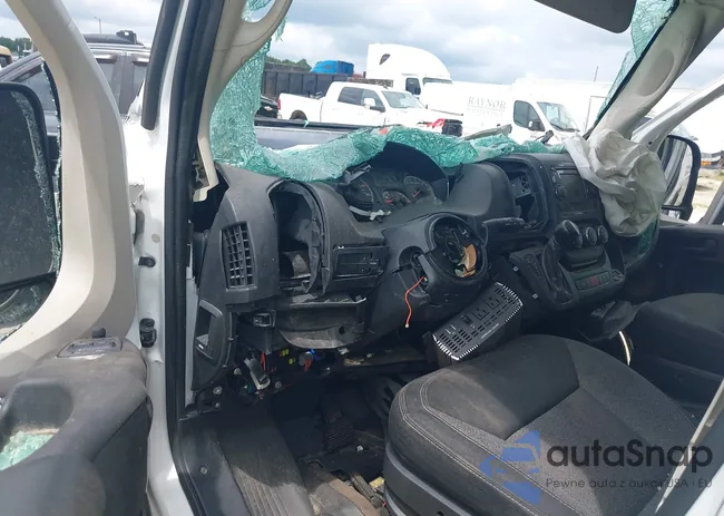 3C6TRVDG9HE551870: 41958190