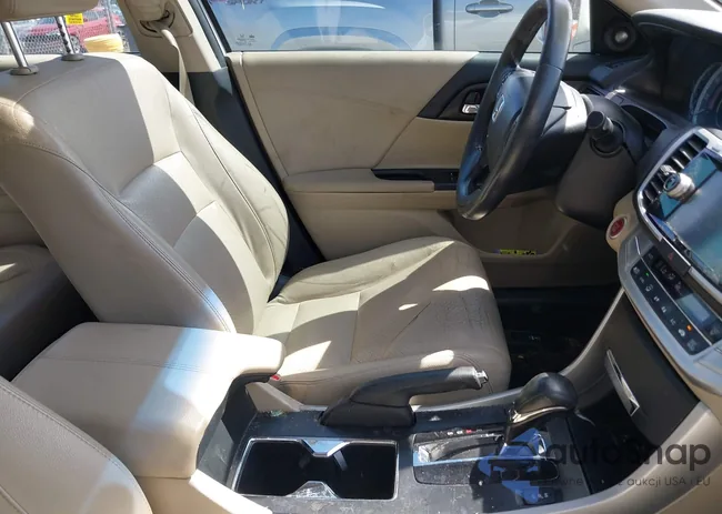 1HGCR3F82DA029003: 41958446