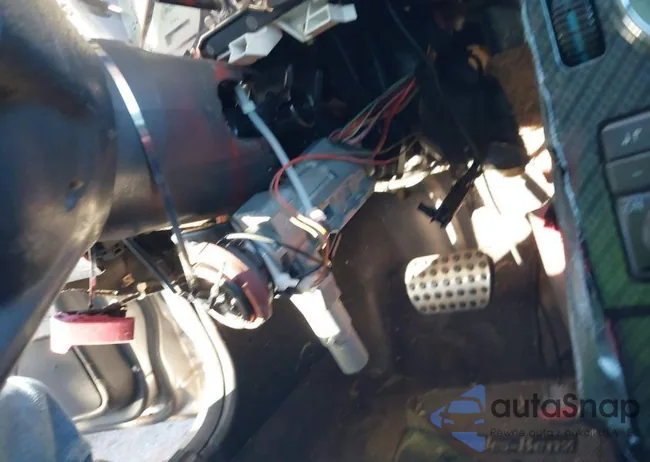 WDBKK47F8WF008582: 41958516