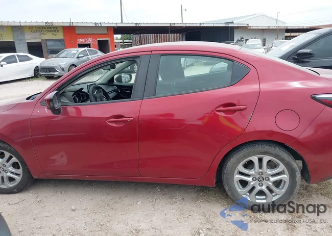 3MYDLBYV5JY322453: 41959423