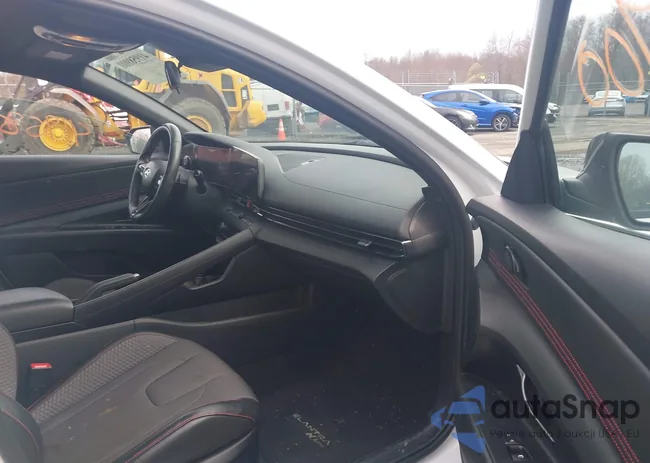 KMHLR4AFXPU431201: 41958900