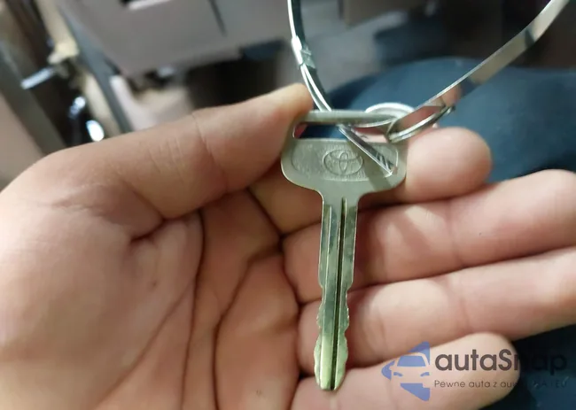 JT3HN86R429076882: 41961111