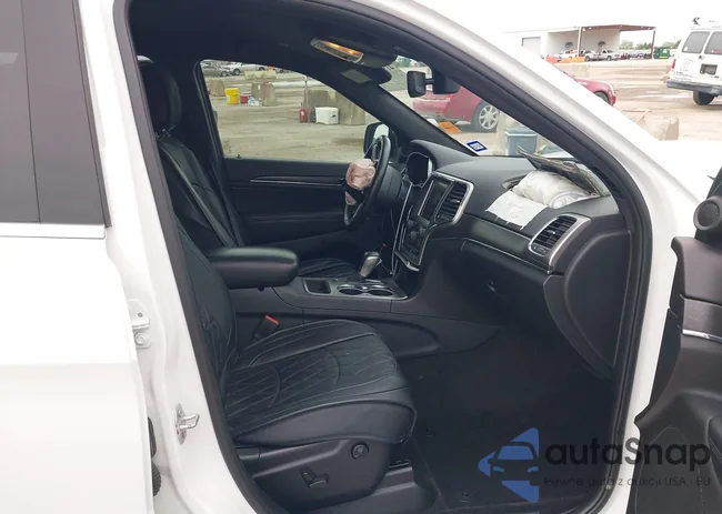 1C4RJEBG2JC392832: 41961518