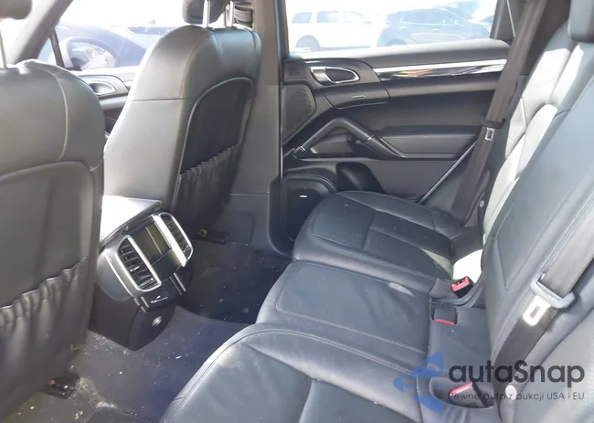 WP1AE2A2XCLA90082: 41960714