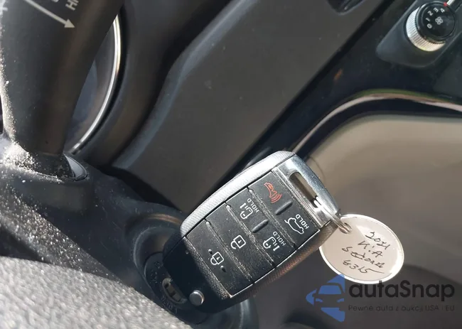 KNDMB5C19M6668315: 41961575