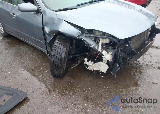 1N4AL2AP2BC120764: 41961880