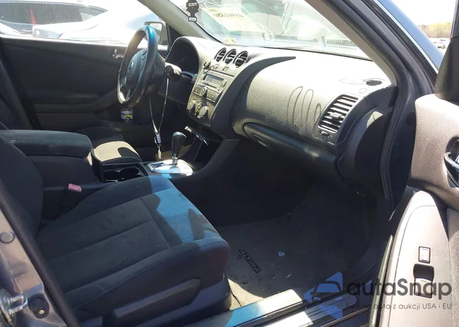 1N4AL2AP2BC120764: 41961880