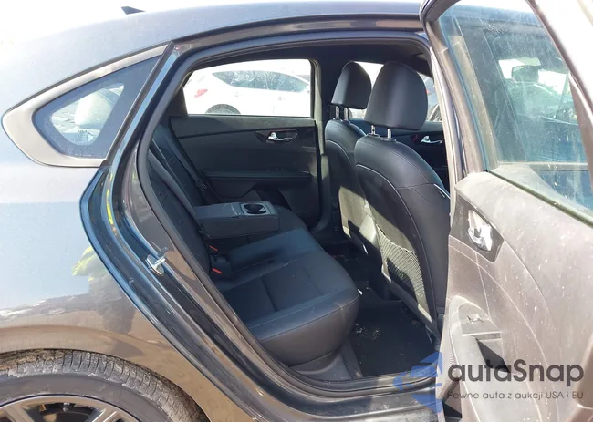 3KPF34AD6ME410826: 41962852