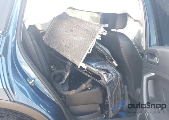 3VV2B7AX7JM036291: 41964720