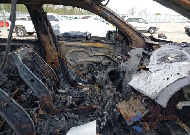 5XYKU3A65DG327690: 41968107