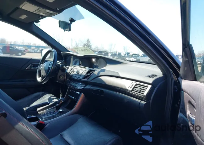 1HGCR2F17HA196444: 41968463