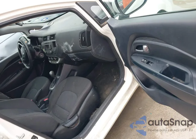 KNADM4A32F6455571: 41970565