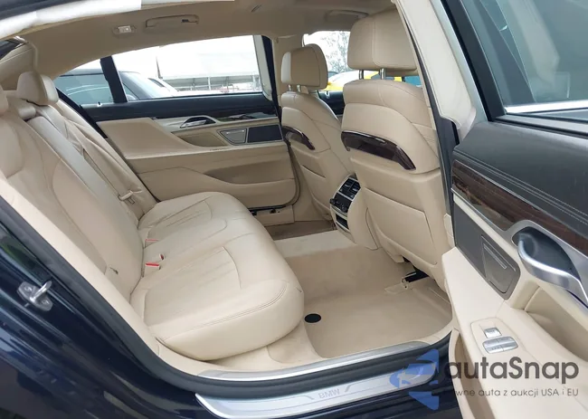 WBA7E2C52KB454404: 41970681