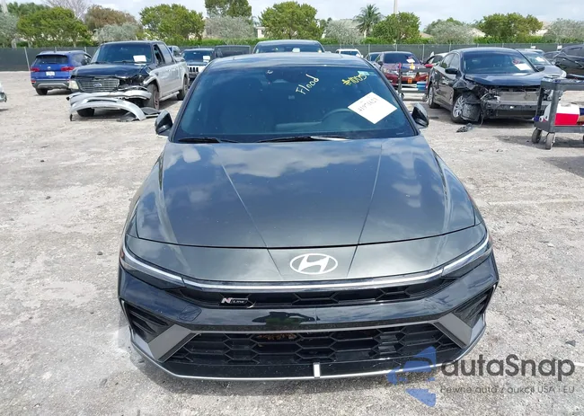 KMHLR4DF5RU795945: 41971623