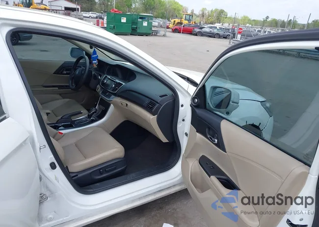 1HGCR2F88DA123736: 41973017