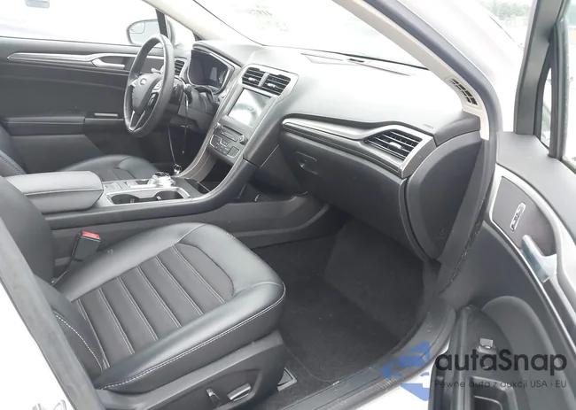 3FA6P0HD0HR244083: 41973660