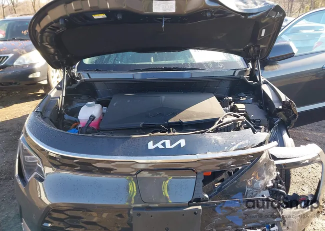 KNDCT3L19P5076176: 41974827