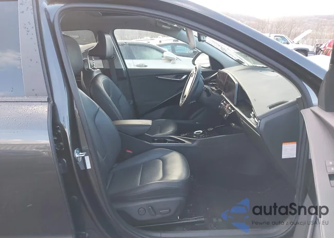 KNDCT3L19P5076176: 41974827