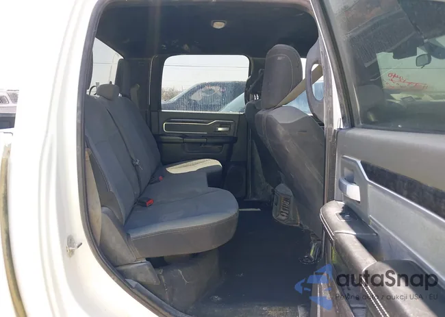 3C6UR5DLXNG321501: 41976205