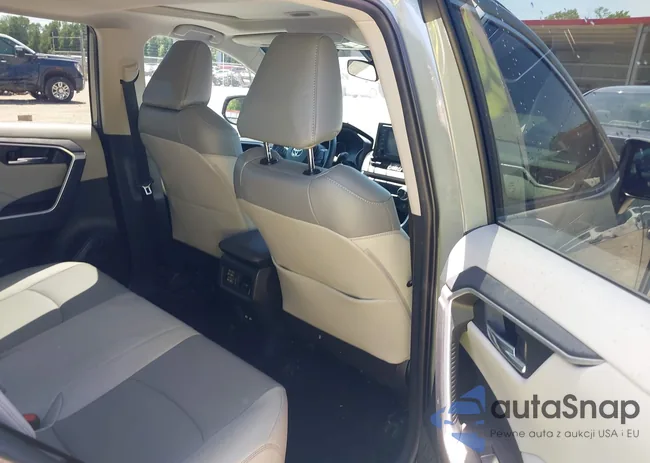 2T3C1RFV8MW152059: 41977295