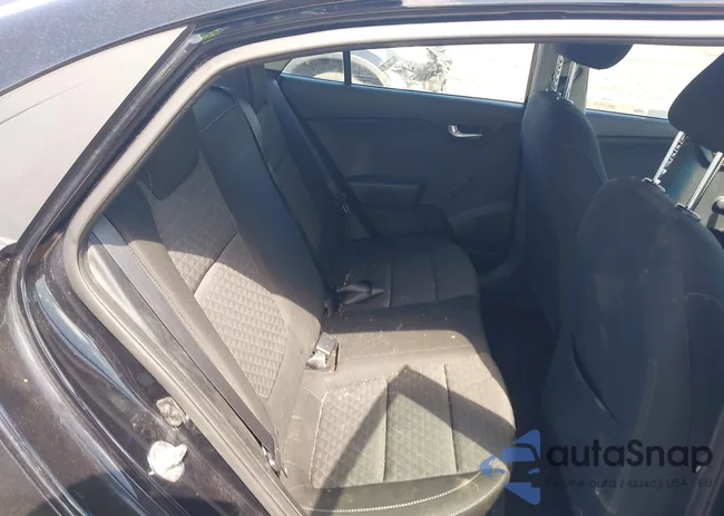 3KPA24AB6JE061092: 41977319