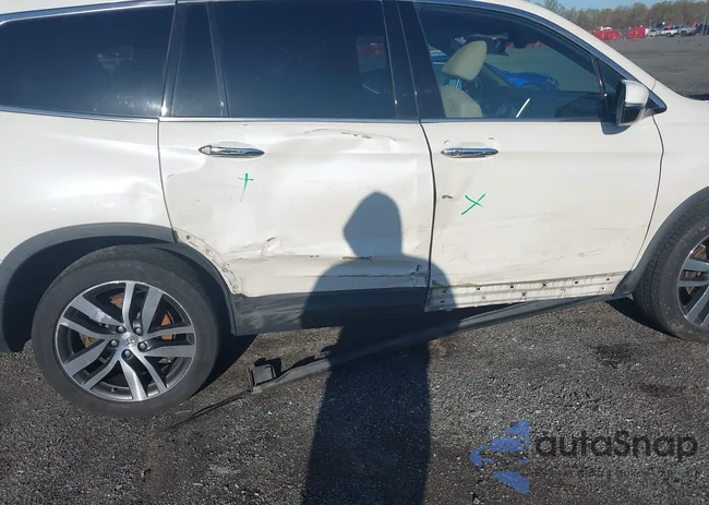 5FNYF6H00HB032386: 41976702