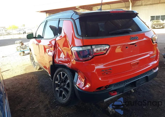 3C4NJDDB4KT690735: 41976801