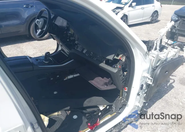 5UXCR4C01M9D77686: 41978499