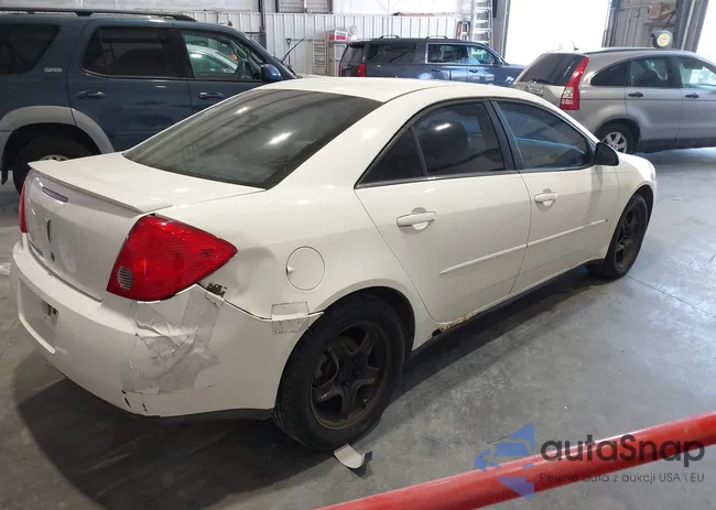 1G2ZG57B584188272: 41977633