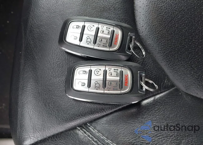 2C4RC1BG1NR133085: 41981302