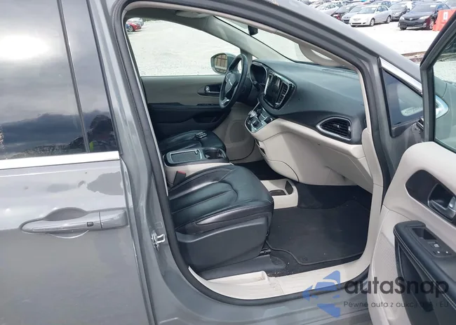 2C4RC1BG1NR133085: 41981302