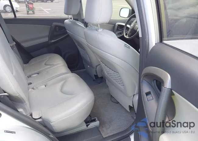 JTMYF4DV1CD033746: 41982264