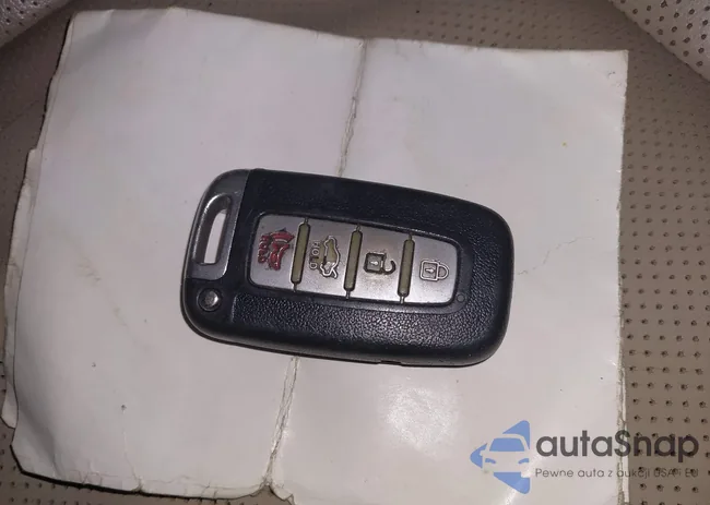 KMHGC4DD2CU177779: 41982471