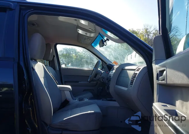 1FMCU9D76BKA93901: 41983598