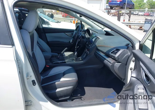 JF2GTHMC2M8387636: 41983700