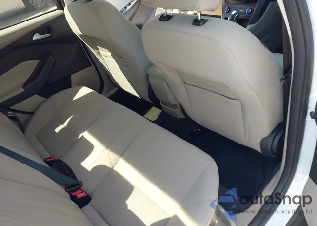 1FADP3F21FL280774: 41985139