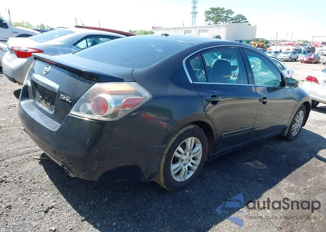 1N4AL2AP1BN472870: 41985460