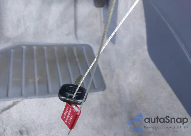 4T1BF28K5XU930080: 41986577