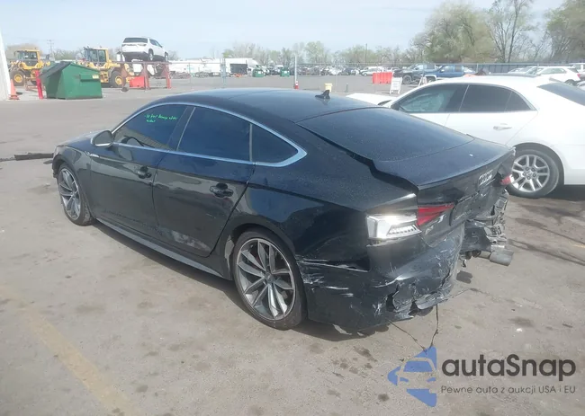 WAUC4CF5XJA010890: 41988541