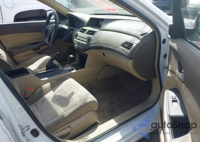 1HGCP26369A190868: 41988547