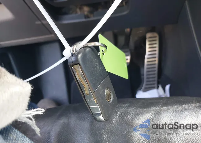 3VWV67AT7CM648410: 41988677