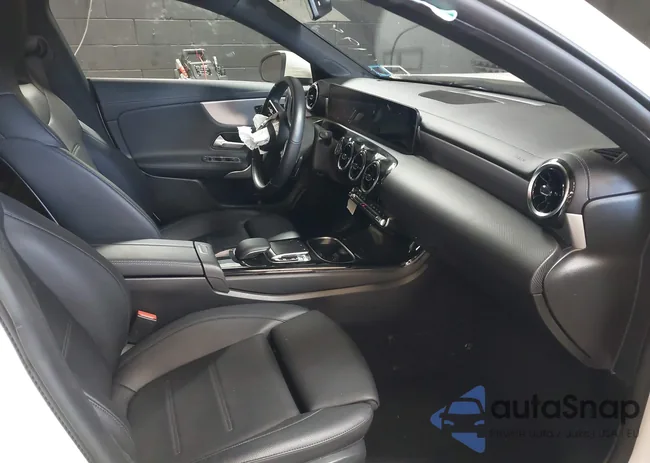 W1K5J4HB6LN119880: 41988852