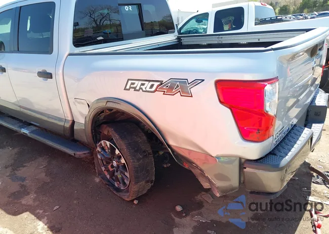 1N6AA1E53JN551228: 41990017