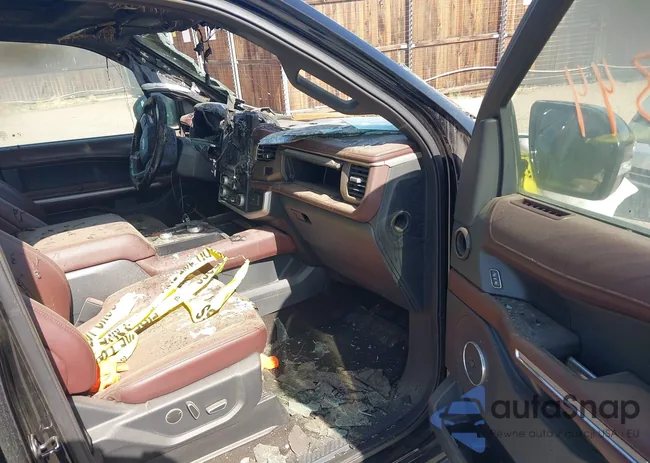 1FMJK2A87PEA07356: 41990344