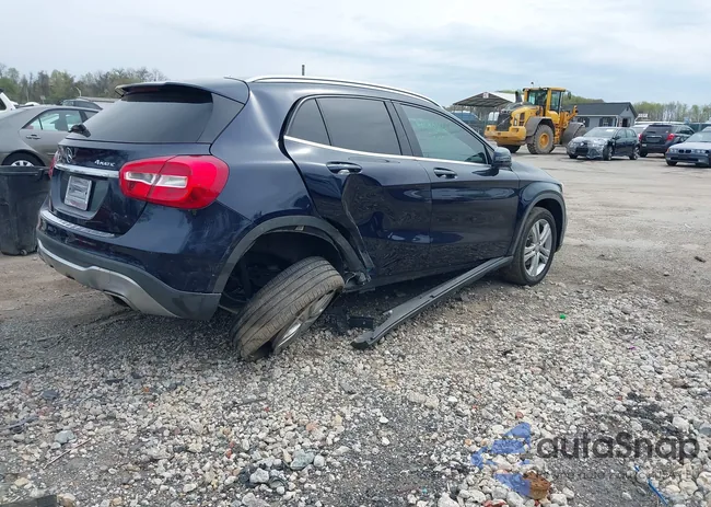 WDCTG4GB3JJ369867: 41990405