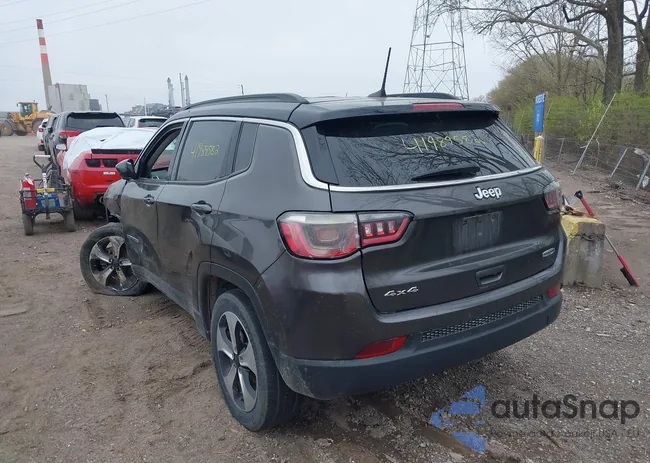 3C4NJDBB3KT729012: 41989582